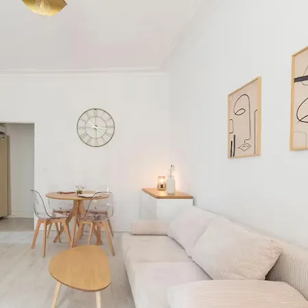 4 Personnes - Cite De La Gastronomie *